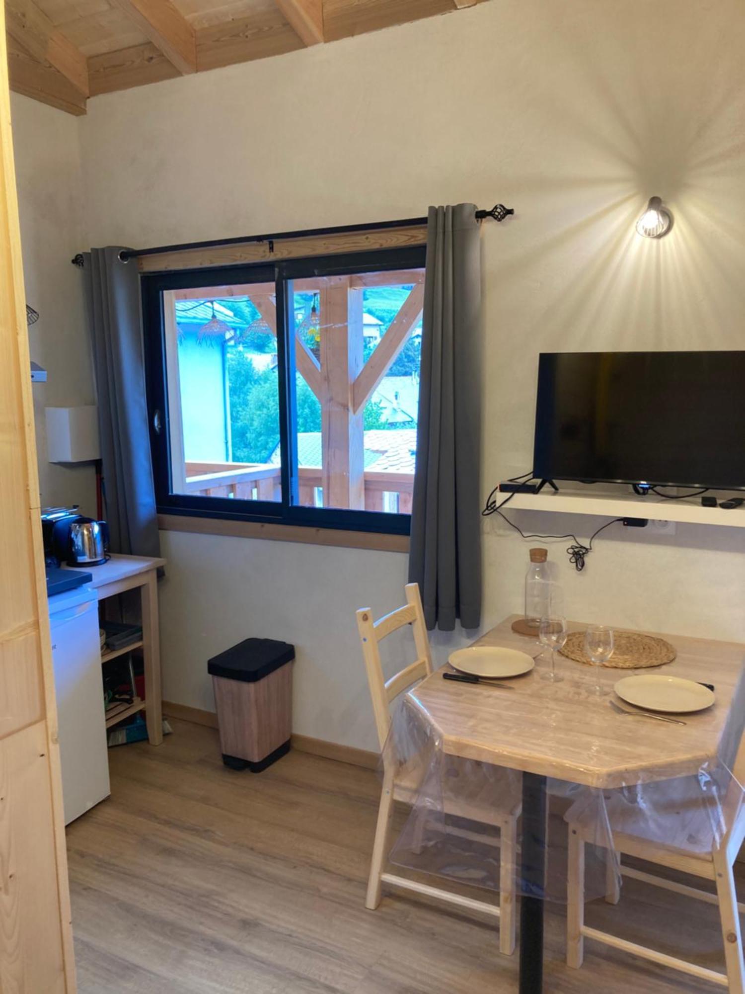 Studio Canellito Le Clos Des Ours Matemale Exterior photo